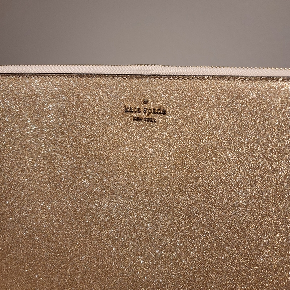 ***SOLD***Kate Spade Laptop Case - Picture 2 of 6
